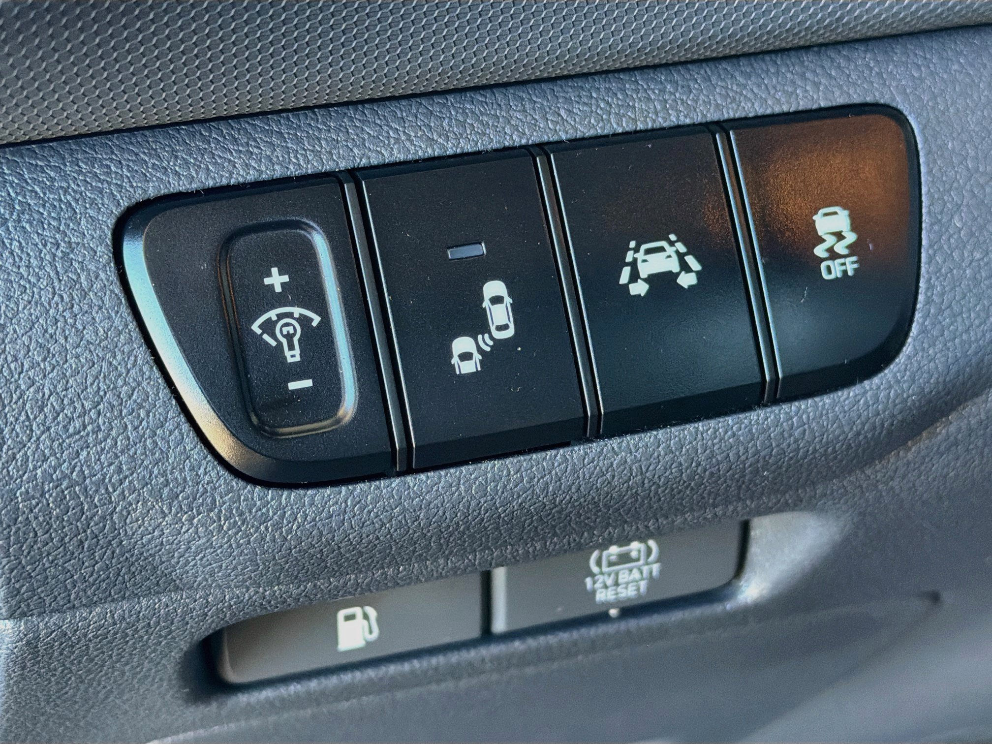 Used 2019 Hyundai Ioniq SEL FWD image 16