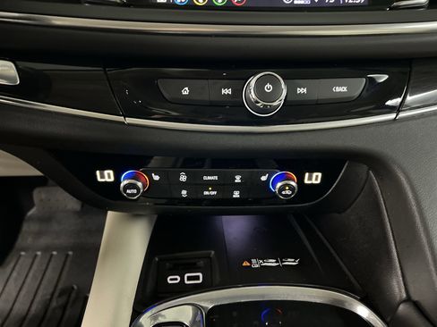 Used 2023 Buick Enclave Essence image 51