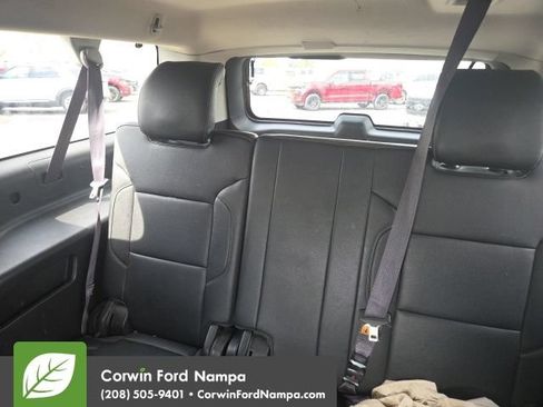 Used 2017 Chevrolet Suburban LT AWD/4WD image 7