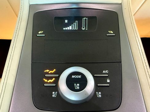 Used 2011 Aston Martin Rapide Luxe image 27