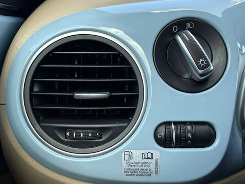 Used 2013 Volkswagen Beetle TDI FWD image 39