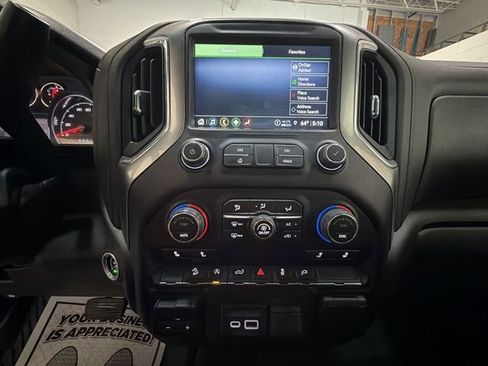 Used 2021 Chevrolet Silverado 1500 LT AWD/4WD image 18