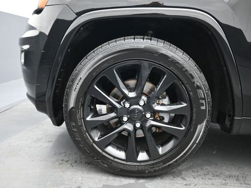 Used 2017 Jeep Grand Cherokee Altitude image 54