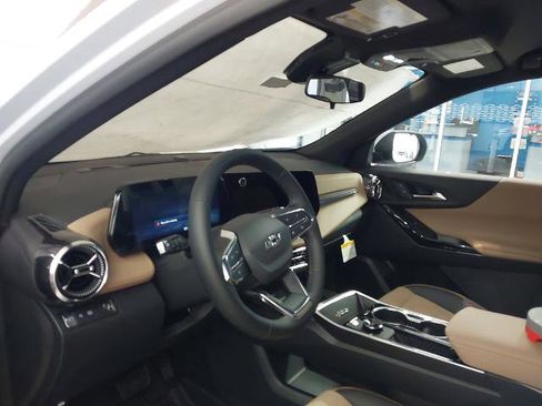 New 2026 Chevrolet Equinox ACTIV w/ Convenience Package III image 2