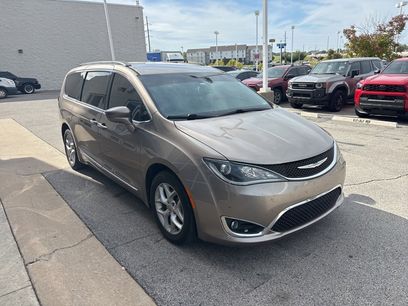 Used 2017 Chrysler Pacifica Touring-L w/ Tire & Wheel Group