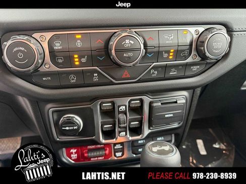 New 2026 Jeep Wrangler Unlimited Rubicon AWD/4WD image 16