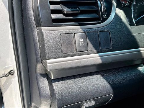 Used 2012 Toyota Camry SE FWD image 36