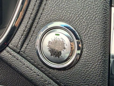 Used 2017 Lincoln Continental Premiere FWD image 25