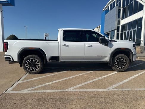 Used 2024 GMC Sierra 2500 AT4 w/ AT4 Premium Plus Package image 8