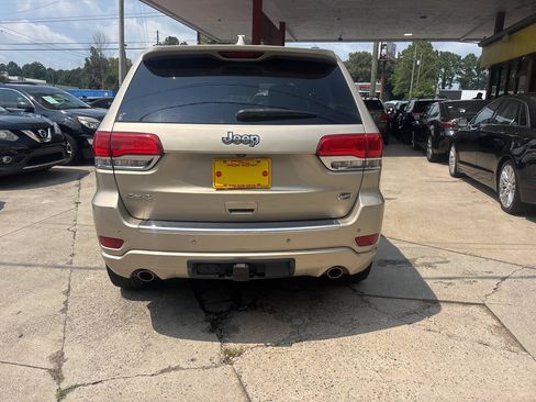 Used 2014 Jeep Grand Cherokee Overland w/ Advanced Technology Group AWD/4WD image 6