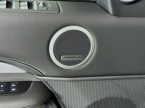 New 2026 Land Rover Discovery Limited Edition image 21