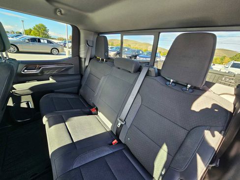 Used 2025 GMC Sierra 1500 SLE w/ Preferred Package image 19