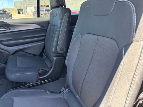 New 2026 Jeep Grand Cherokee L 4WD image 17