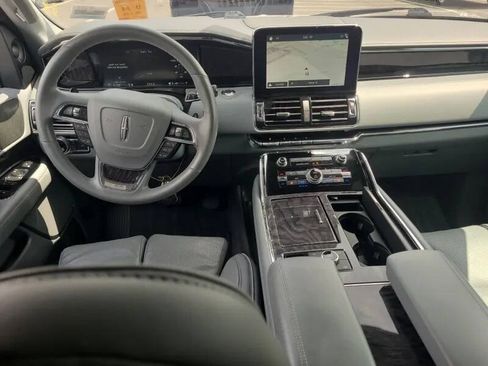Used 2018 Lincoln Navigator Reserve w/ Technology Package AWD/4WD image 7