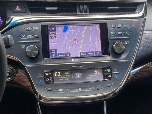 Used 2013 Toyota Avalon Limited FWD image 28