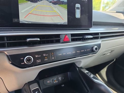 Certified 2025 Kia Sorento S w/ Panoramic Sunroof Package FWD image 25