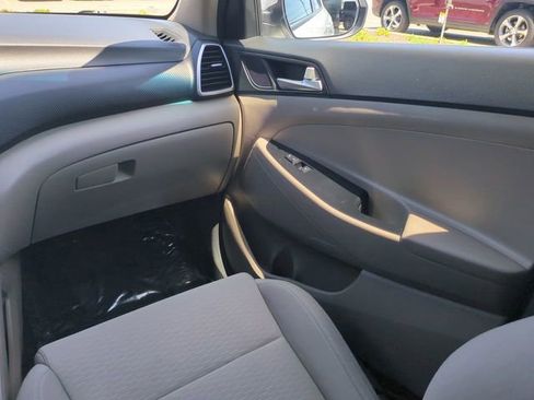 Used 2019 Hyundai Tucson SE FWD image 17