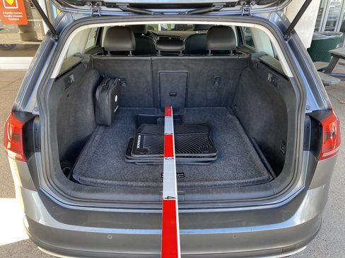 Used 2017 Volkswagen Golf Alltrack SEL image 20