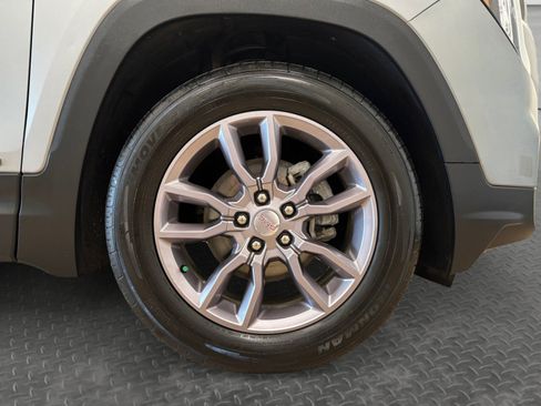 Used 2023 GMC Terrain SLT AWD/4WD image 41