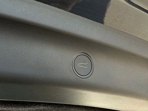 Used 2026 Tesla Model Y 2WD image 8