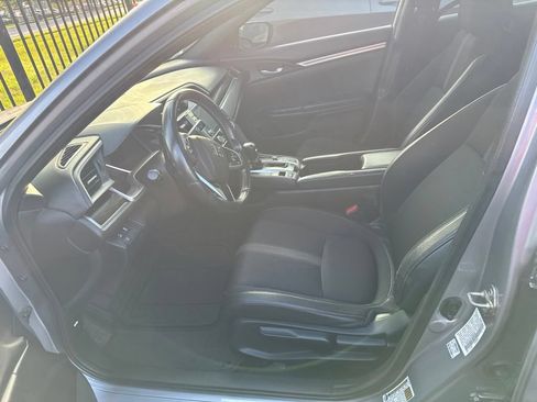 Used 2019 Honda Civic Sport image 5