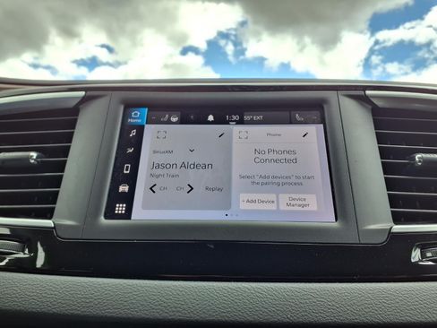 Used 2022 Chrysler Voyager LX FWD image 23