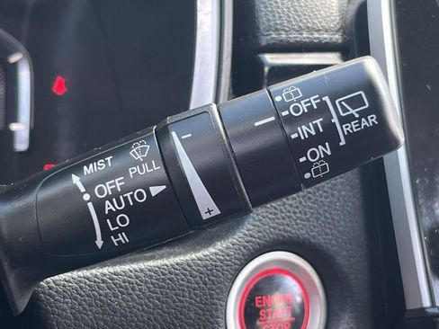 Used 2018 Honda CR-V Touring image 27
