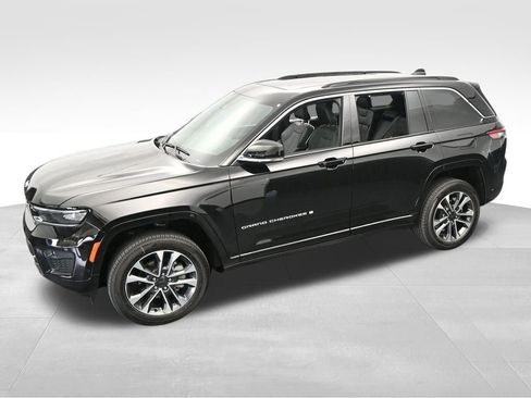 Used 2024 Jeep Grand Cherokee Overland w/ Luxury Tech Group IV image 40