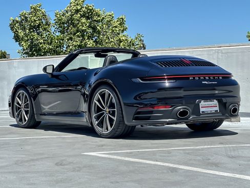 Used 2023 Porsche 911 Carrera image 3