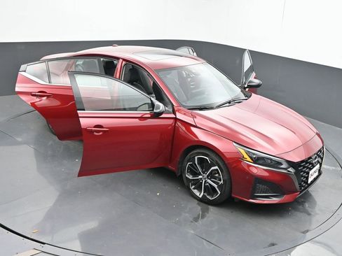 Used 2024 Nissan Altima 2.5 SR w/ SR Premium Package image 63