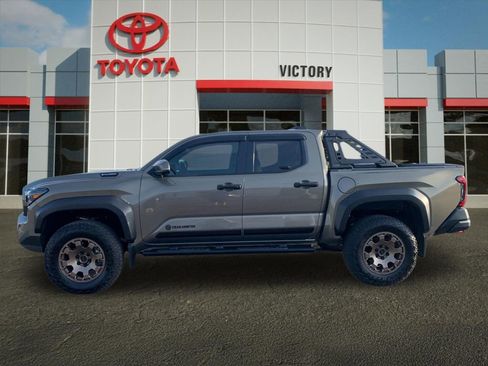 Used 2025 Toyota Tacoma 4x4 Double Cab Hybrid w/ Tow Tech Package image 6