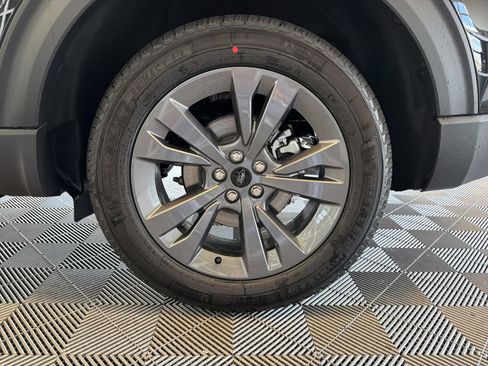 New 2026 Ford Explorer Active w/ Active Comfort Package AWD/4WD image 9