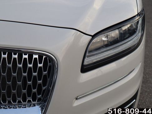 Used 2020 Lincoln Nautilus Reserve w/ Equipment Group 202A image 12