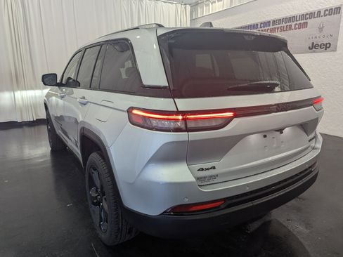 New 2025 Jeep Grand Cherokee Limited image 7