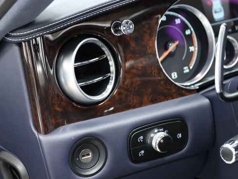 Used 2016 Bentley Flying Spur V8 AWD/4WD image 24