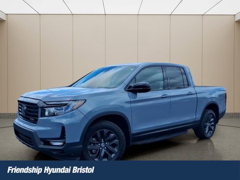 Used 2023 Honda Ridgeline Sport image 1