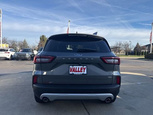 Certified 2025 Ford Escape SE image 8