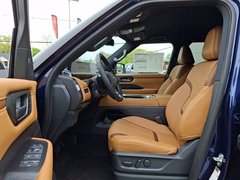 New 2026 Nissan Armada SL w/ Captain's Chari Seat Package AWD/4WD image 9