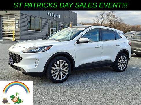 Certified 2022 Ford Escape Titanium w/ Class II Trailer Tow Package image 5