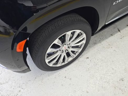Certified 2022 GMC Yukon Denali w/ Denali Premium Package image 9