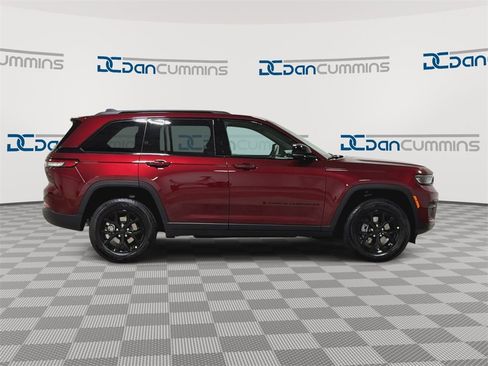 New 2025 Jeep Grand Cherokee Altitude w/ Trailer Tow Package image 12