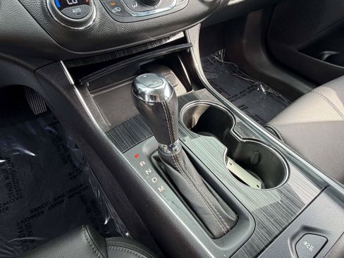 Used 2019 Chevrolet Impala LT FWD image 14