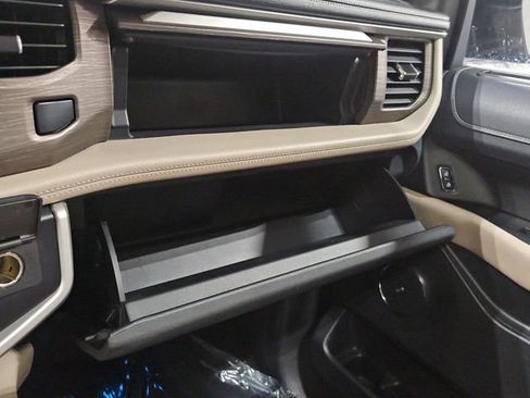 Used 2024 Ford Expedition Limited AWD/4WD image 37