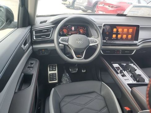 New 2026 Volkswagen Atlas Peak Edition image 11
