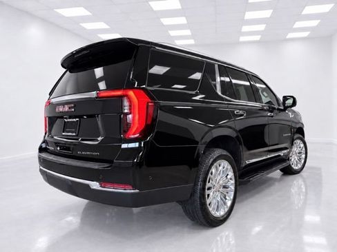 Used 2025 GMC Yukon Elevation w/ Elevation Premium Package AWD/4WD image 10
