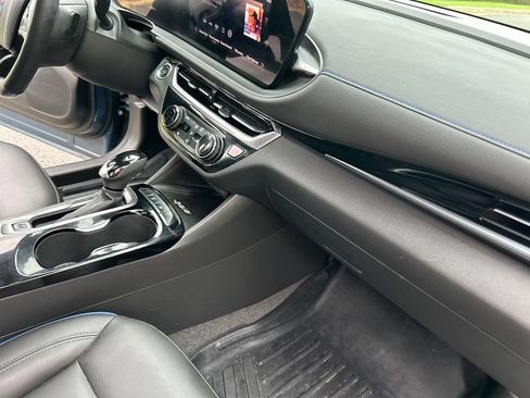Used 2024 Buick Envista Sport Touring w/ Convenience I Package FWD image 18