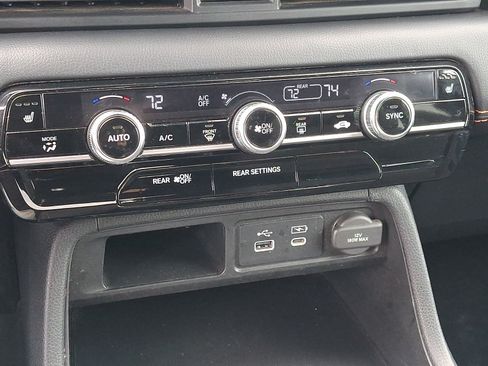 Certified 2023 Honda Pilot Sport image 16