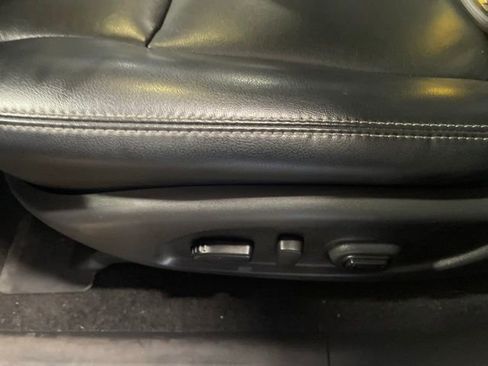 Used 2019 Nissan Pathfinder SL AWD/4WD image 27