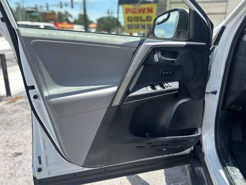 Used 2013 Toyota RAV4 Limited FWD image 9