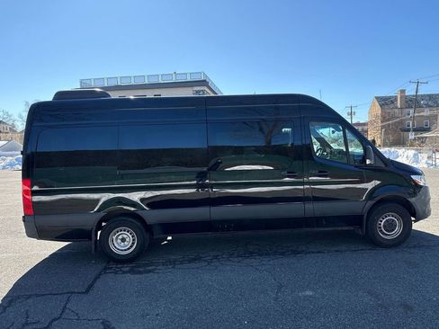 Used 2019 Mercedes-Benz Sprinter 2500 w/ Driver Convenience Package image 10